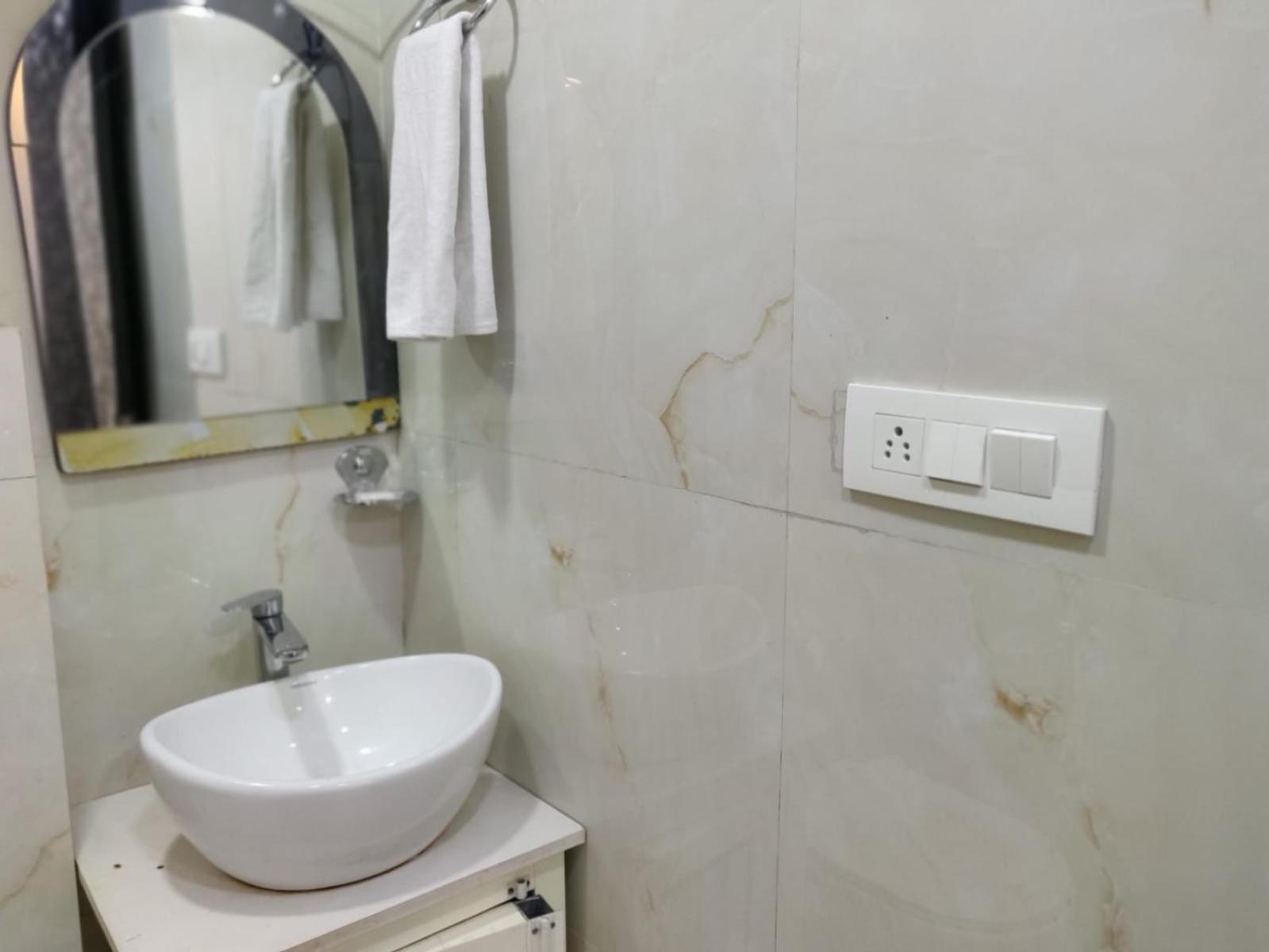 Anand Mukesh Residency Hotel New Delhi Exterior photo